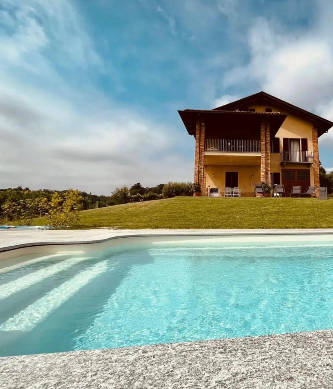 Ca' Colomba Villa San Damiano d'Asti ภายนอก รูปภาพ